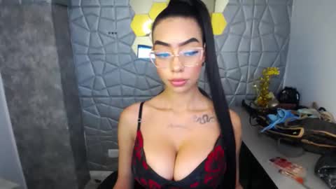 Snapshot of tiffany_1m chatting on 03/08/25, 12:30 tiffany_1m online show from 03/08/25, 12:30