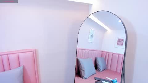 Snapshot of tiffany_glow_ chatting on 12/02/25, 08:04 Tiffany online show from 12/02/25, 08:04