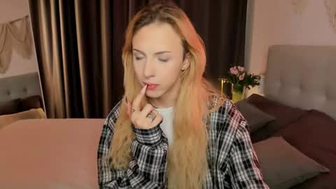 Snapshot of tiffany_king chatting on 04/15/26, 05:25 Tiffany online show from 04/15/26, 05:25