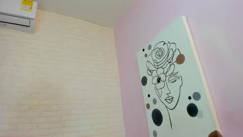 tiffany_mendez online show from 09/18/25, 12:07