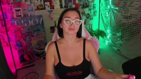 Snapshot of tiffany_robinson chatting on 02/11/26, 12:32 tiffany_robinson online show from 02/11/26, 12:32