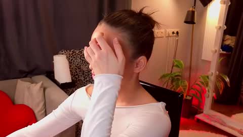 Tiffany online show from 11/30/25, 12:31