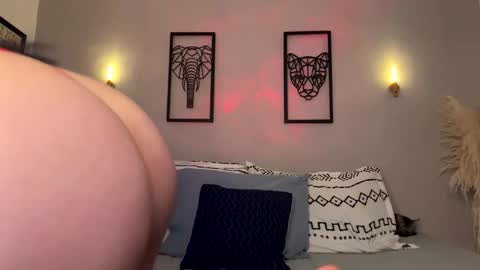 Snapshot of tiffanycole_ chatting on 04/14/26, 10:05 CAMI VELEZ camivelezz online show from 04/14/26, 10:05