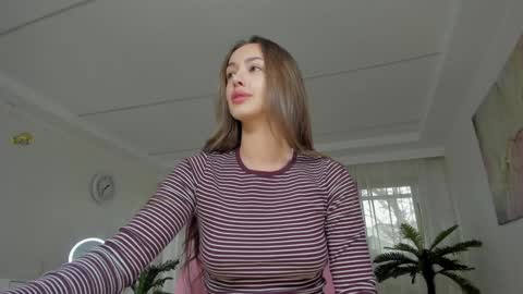 Tiffany Houston online show from 12/04/25, 06:55