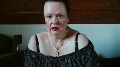 TiffanyMature online show from 11/07/25, 08:58