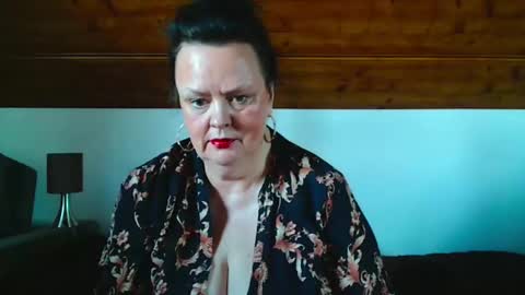 TiffanyMature online show from 11/21/25, 10:47