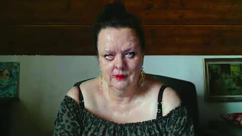 Snapshot of tiffanymature chatting on 02/06/26, 08:40 TiffanyMature online show from 02/06/26, 08:40