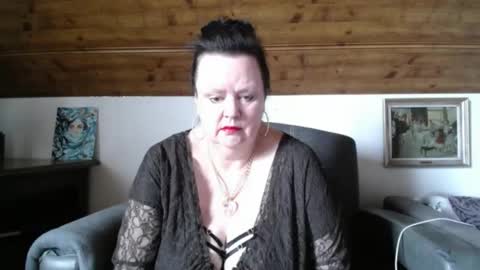 Snapshot of tiffanymature chatting on 05/05/26, 09:17 TiffanyMature online show from 05/05/26, 09:17