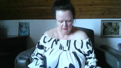 Snapshot of tiffanymature chatting on 05/20/26, 03:29 TiffanyMature online show from 05/20/26, 03:29