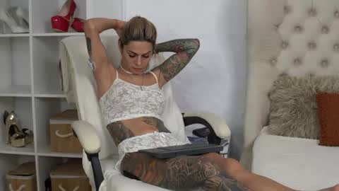 Snapshot of tiffanymaze chatting on 07/01/26, 06:04 Ilaria online show from 07/01/26, 06:04