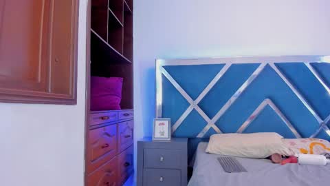 Tiffany Miller online show from 11/21/25, 02:16