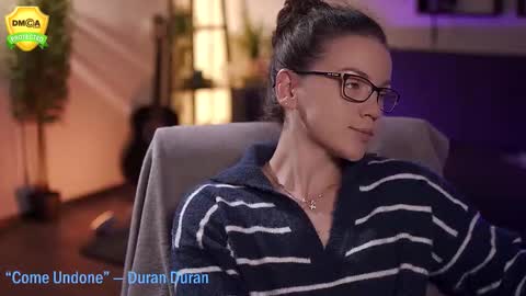 Snapshot of tiffanyriox chatting on 09/24/25, 11:41 tiffanyriox online show from 09/24/25, 11:41