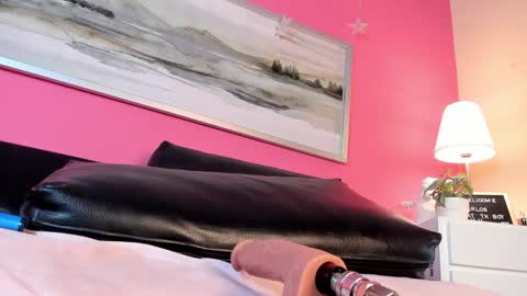 Snapshot of tiffanysuarez_ chatting on 02/02/25, 01:34 Stefany Suarez online show from 02/02/25, 01:34