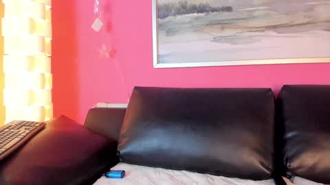 Snapshot of tiffanysuarez_ chatting on 02/06/25, 08:34 Stefany Suarez online show from 02/06/25, 08:34