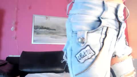 Snapshot of tiffanysuarez_ chatting on 02/24/25, 01:10 Stefany Suarez online show from 02/24/25, 01:10