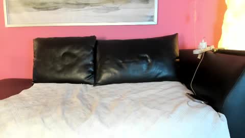 Snapshot of tiffanysuarez_ chatting on 10/04/25, 07:12 Stefany Suarez online show from 10/04/25, 07:12