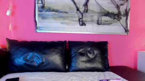 Snapshot of tiffanysuarez_ chatting on 10/30/25, 09:15 Stefany Suarez online show from 10/30/25, 09:15