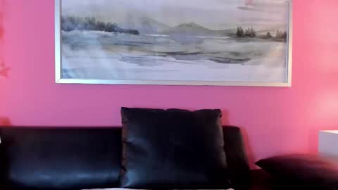 Snapshot of tiffanysuarez_ chatting on 11/19/25, 08:31 Stefany Suarez online show from 11/19/25, 08:31