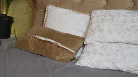  Tiffany  online show from 11/26/25, 07:48