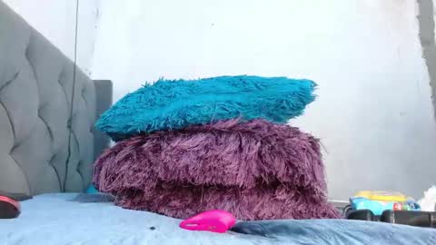 tiffany wayne online show from 02/21/25, 04:05