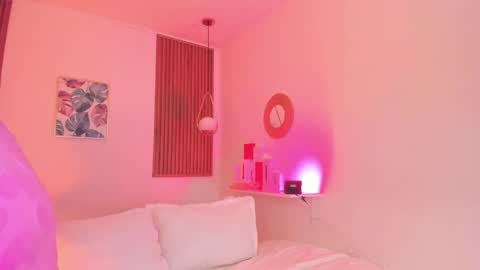 Tiffany online show from 10/30/25, 01:56