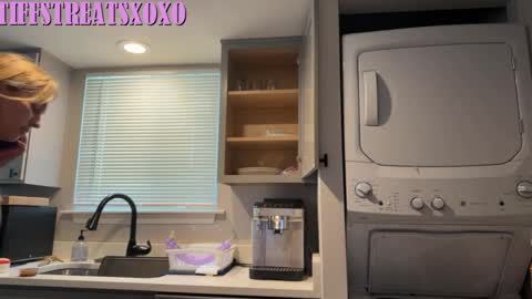 Tiffstreatsxoxo online show from 07/19/26, 06:00