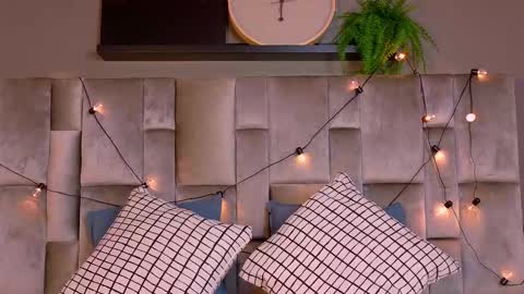 Tiffany  online show from 11/11/25, 07:58