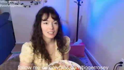 Snapshot of tiggerrosey chatting on 04/10/26, 05:50 All my Links online show from 04/10/26, 05:50