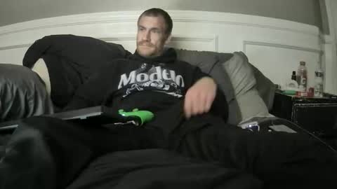Snapshot of tiggity19 chatting on 04/01/26, 04:48 Tiggity23 come stroke my 9 cock with ne online show from 04/01/26, 04:48