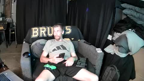 Snapshot of tiggity19 chatting on 04/25/26, 03:42 Tiggity23 come stroke my 9 cock with ne online show from 04/25/26, 03:42
