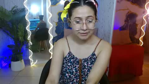Snapshot of tiiana_tay chatting on 04/08/26, 04:01 Tiiana online show from 04/08/26, 04:01
