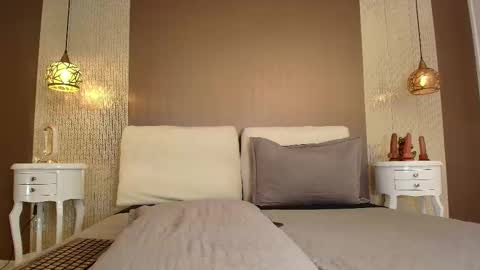 T I F F A N Y online show from 10/09/25, 08:07