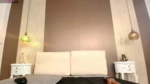 T I F F A N Y online show from 12/05/25, 08:16