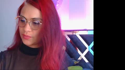 Snapshot of tiiny_emiily chatting on 04/20/26, 04:32 TIINY Special show when it reaches 10000 flowers online show from 04/20/26, 04:32