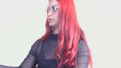 Snapshot of tiiny_emiily chatting on 04/24/26, 04:09 TIINY Special show when it reaches 10000 flowers online show from 04/24/26, 04:09