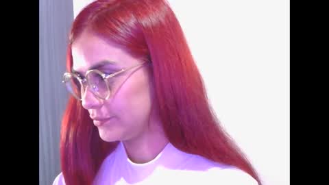 Snapshot of tiiny_emiily chatting on 04/26/26, 12:52 TIINY Special show when it reaches 10000 flowers online show from 04/26/26, 12:52