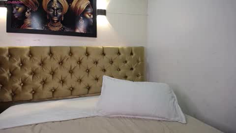 Snapshot of tiiny_emilly chatting on 11/02/25, 12:40 tiiny emilly online show from 11/02/25, 12:40