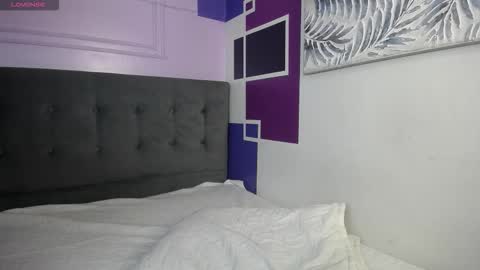 Snapshot of tiiny_emilly chatting on 11/09/25, 12:58 tiiny emilly online show from 11/09/25, 12:58