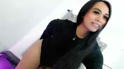 Snapshot of tijanafox chatting on 12/22/25, 04:42 Tijana online show from 12/22/25, 04:42