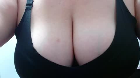Snapshot of tila_nastyy chatting on 05/31/26, 02:31 Tila online show from 05/31/26, 02:31