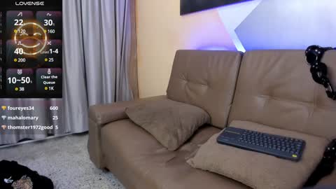 Snapshot of tiler_price chatting on 12/21/24, 01:58 Tyler online show from 12/21/24, 01:58