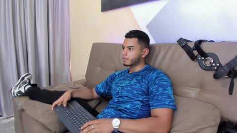 Snapshot of tiler_price chatting on 01/31/25, 07:51 Tyler online show from 01/31/25, 07:51