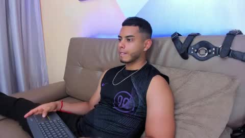 Snapshot of tiler_price chatting on 02/20/25, 08:47 Tyler online show from 02/20/25, 08:47