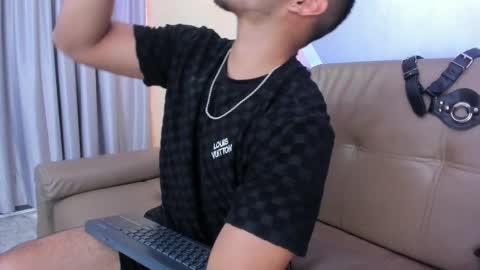 Snapshot of tiler_price chatting on 03/12/25, 08:31 Tyler online show from 03/12/25, 08:31