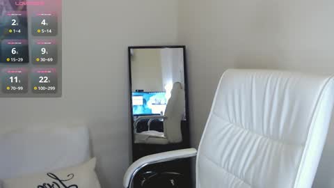 Tilly online show from 01/12/25, 03:57