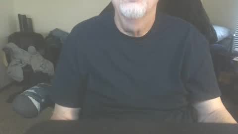 Snapshot of tim0926 chatting on 10/15/25, 12:27 tim0926 online show from 10/15/25, 12:27