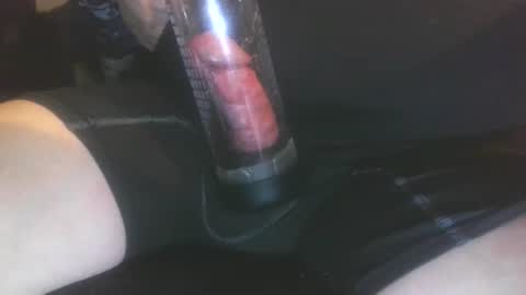 Snapshot of tim0926 chatting on 10/23/25, 03:17 tim0926 online show from 10/23/25, 03:17