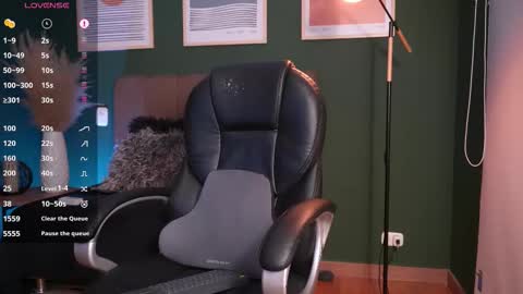 Snapshot of tim__watson chatting on 03/08/26, 02:04 Tim online show from 03/08/26, 02:04