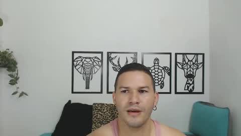 Snapshot of tim_and_sam chatting on 01/06/25, 12:16 Timothy and Santy online show from 01/06/25, 12:16