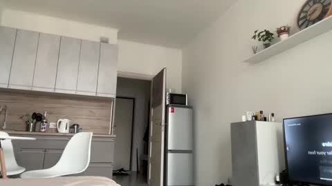 Snapshot of tim_timka chatting on 10/02/25, 12:23 Kit kat online show from 10/02/25, 12:23